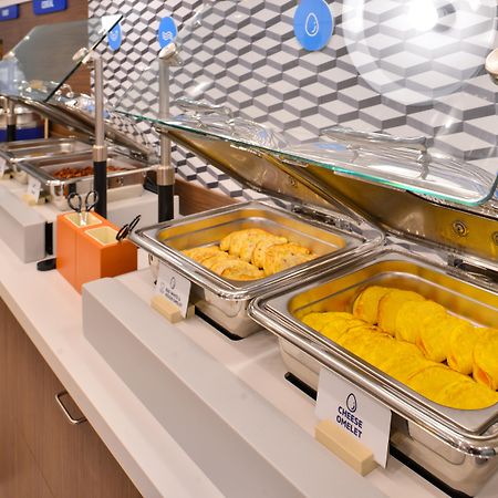 科默斯智选假日套房酒店 外观 照片